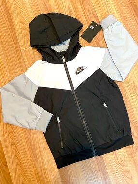 ☔️NWT NIKE WINDRUNNER ZIP UP JACKET RAINCOAT SIZE 5/6 BOYS COLORBLOCK FALL MULTI